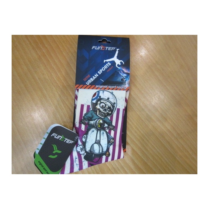 CALCETINES CON DIBUJOS BLANCO / MORADO