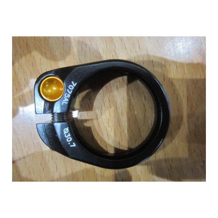 Abrazadera de tija 30.7 KCNC